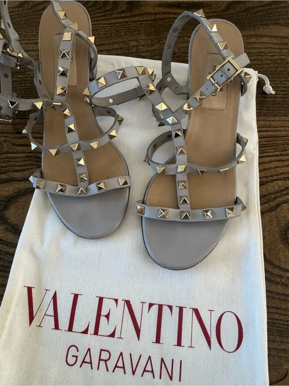 Valentino Garavani Light Gray Pyramid Rockstud Strappy Sandals Size 36
